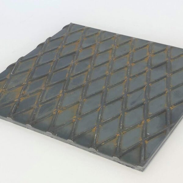 Varmvalsad durk rutplåt 2500x1250x4 mm